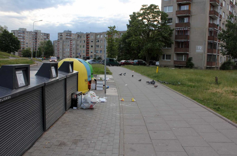 Jonavietis: „Už ne vietoje padėtą šiukšlių maišelį – bauda, o gyventojų saugumas – pačių gyventojų reikalas?“