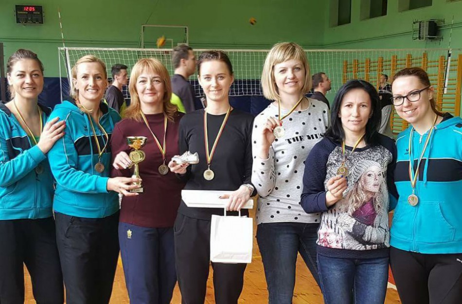 Jonavos tinklinio senjorėms – trečioji vieta