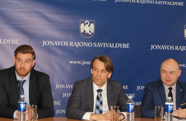 Kūno kultūros ir sporto departamento generalinis direktorius E.Urbanavičius: „Statoma Jonavos arena savivaldybei yra iššūkis“