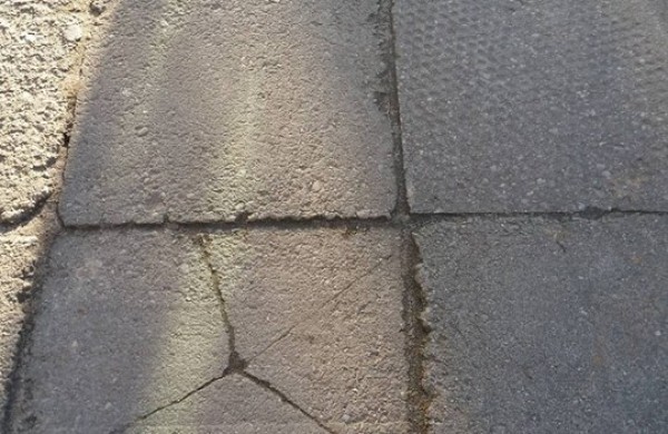 Daugiabučių teritorijų tvarkymo tikslas - ne šaligatvių keitimas į naujesnius ar gražesnius