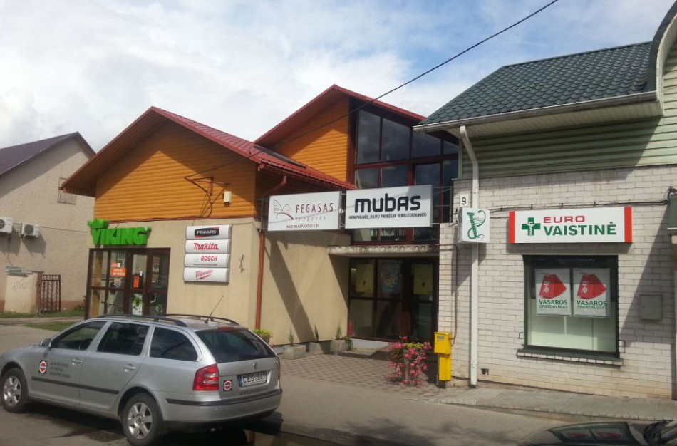 Jonavos knygynas „Pegasas“ švenčia vienerių metų gimtadienį