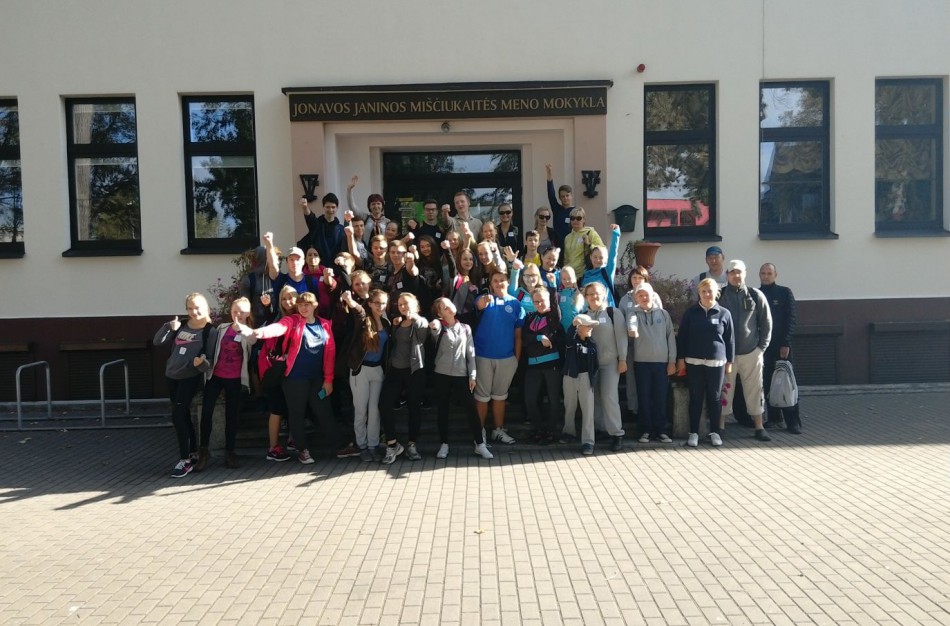 Beveik pusė šimto jonaviečių klaidžiojo po senąją Jonavą