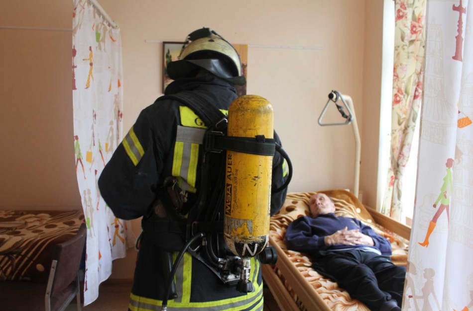 Jonavos globos namuose - ugniagesių pratybos