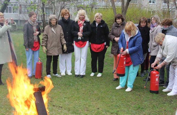 Jonavos globos namuose - ugniagesių pratybos