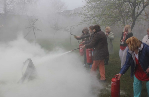 Jonavos globos namuose - ugniagesių pratybos