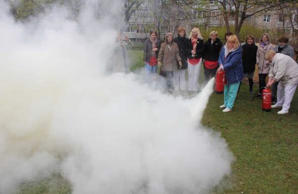 Jonavos globos namuose - ugniagesių pratybos