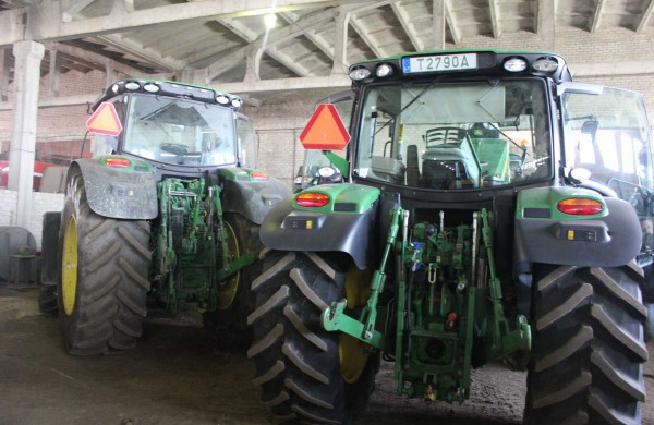 Jonavos rajone rasti septyni Švedijoje vogti traktoriai