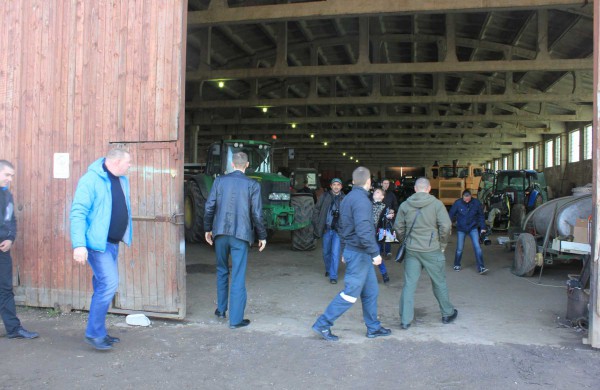 Jonavos rajone rasti septyni Švedijoje vogti traktoriai