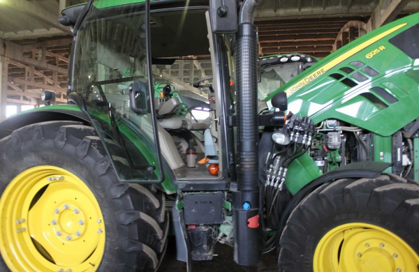 Jonavos rajone rasti septyni Švedijoje vogti traktoriai