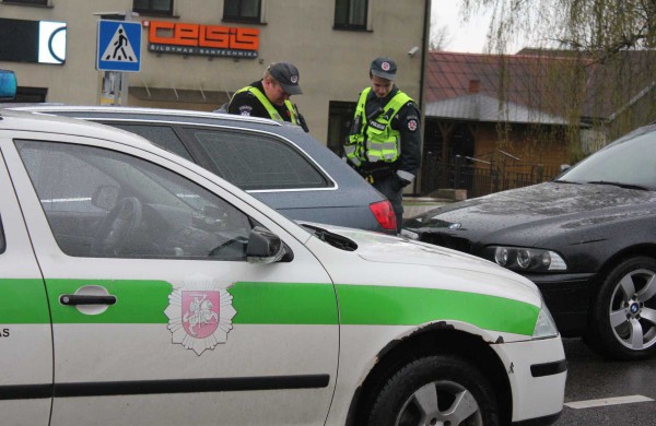 Tiltas per Nerį šią savaitę vairuotojams "nedraugiškas"