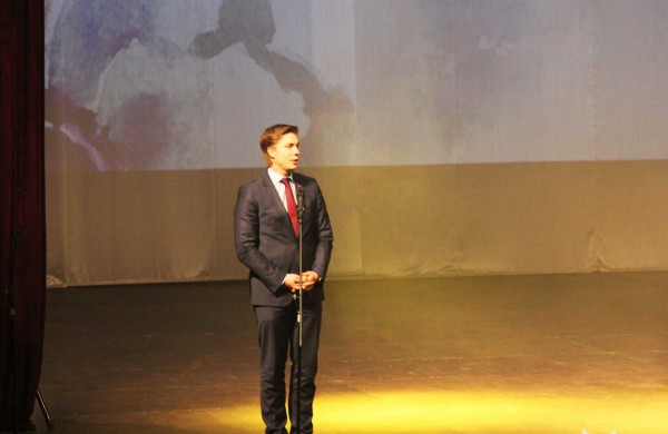 Jonavos kultūros centre jaukiai ir stilingai pasveikintos mamos