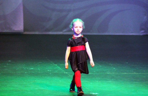 Jonavos kultūros centre jaukiai ir stilingai pasveikintos mamos