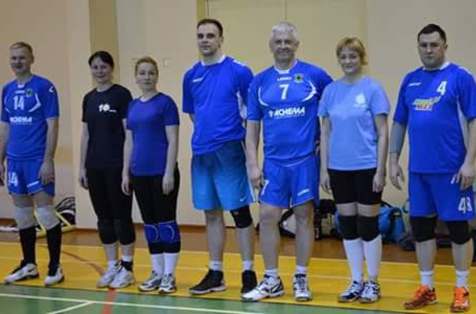 Rajono tinklinio pirmenybėse – lyderių nesėkmės jau pirmose rungtynėse