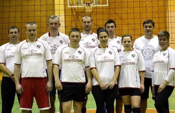 Rajono tinklinio pirmenybėse – lyderių nesėkmės jau pirmose rungtynėse