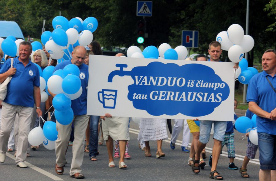 Vanduo iš čiaupo ar iš parduotuvės lentynų?