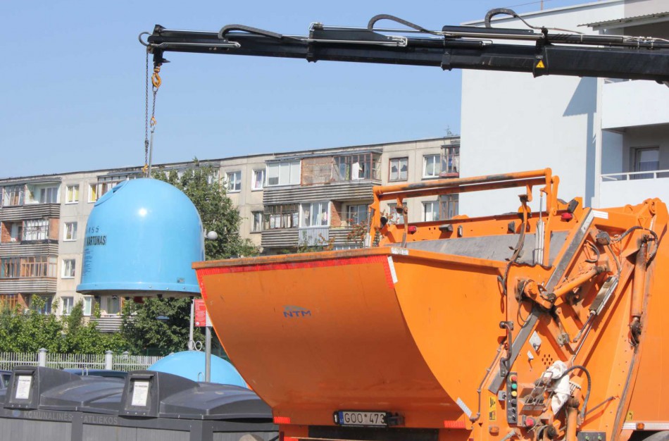 Pagalbos prašymas: į konteinerį netyčia įmesta dantų plokštelė