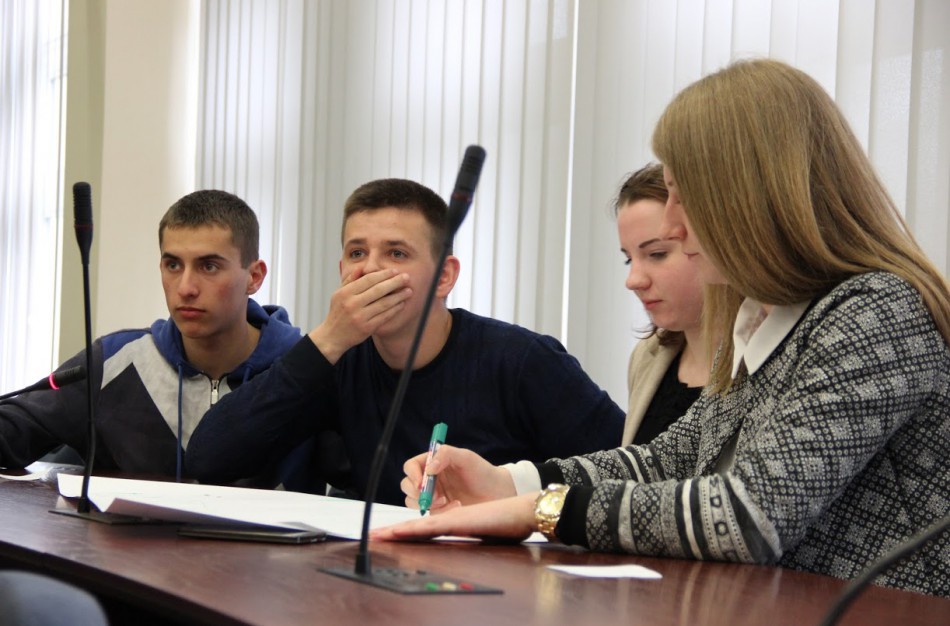 Jonavos moksleiviai – politikų kailyje