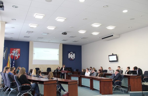 Jonavos moksleiviai – politikų kailyje