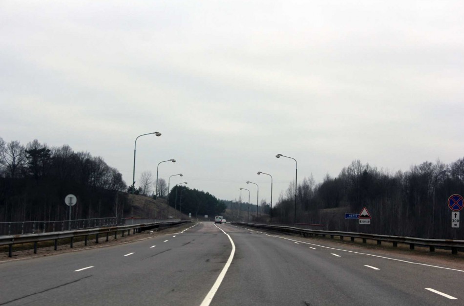 Prasidėjo tilto remonto darbai