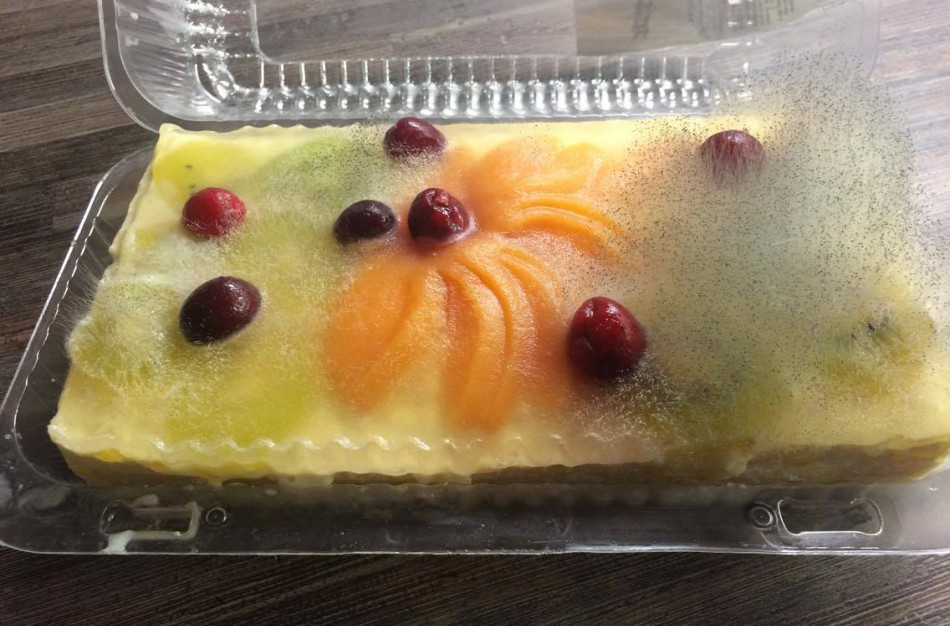 Prekybos centre „Rimi“ nusipirko supelijusio pyrago