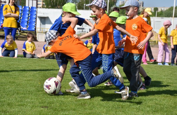 Mažieji ugdytiniai – „futboliuko“ turnyre