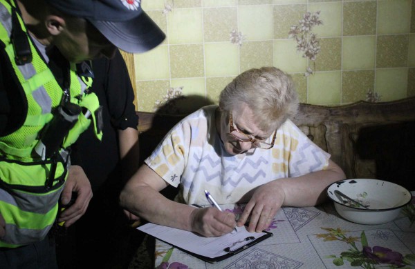 Penktadienis, 13: penkiolikmetę įmetė į tvenkinį, muštynės miesto centre, sugyventinių konfliktas