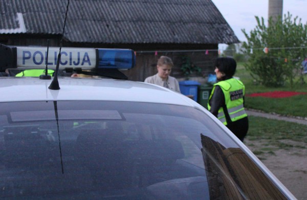 Penktadienis, 13: penkiolikmetę įmetė į tvenkinį, muštynės miesto centre, sugyventinių konfliktas