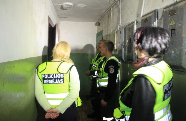 Penktadienis, 13: penkiolikmetę įmetė į tvenkinį, muštynės miesto centre, sugyventinių konfliktas