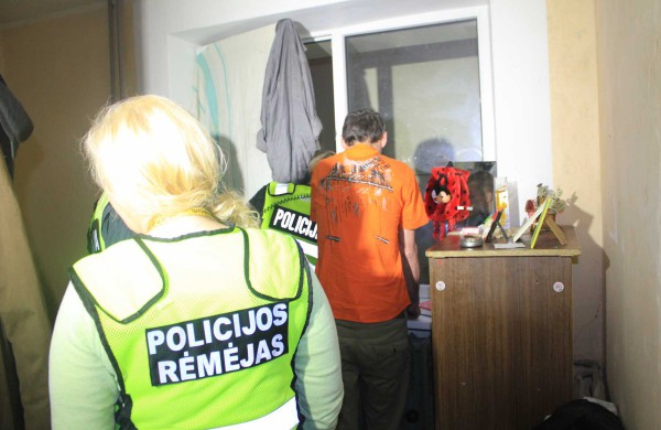 Penktadienis, 13: penkiolikmetę įmetė į tvenkinį, muštynės miesto centre, sugyventinių konfliktas