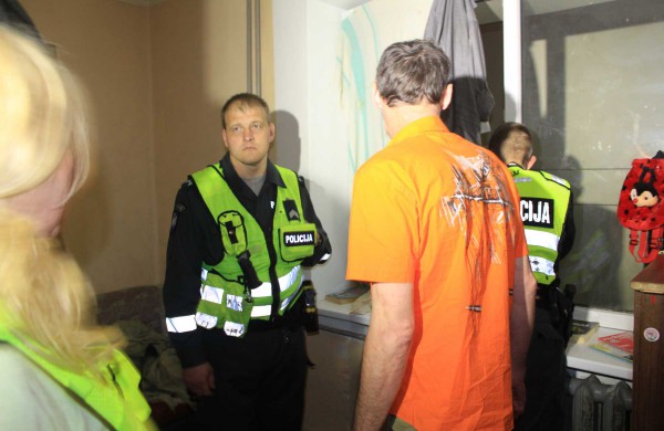 Penktadienis, 13: penkiolikmetę įmetė į tvenkinį, muštynės miesto centre, sugyventinių konfliktas