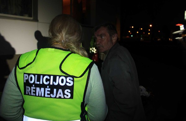 Penktadienis, 13: penkiolikmetę įmetė į tvenkinį, muštynės miesto centre, sugyventinių konfliktas