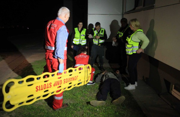 Penktadienis, 13: penkiolikmetę įmetė į tvenkinį, muštynės miesto centre, sugyventinių konfliktas