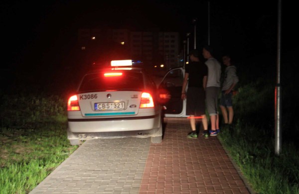 Penktadienis, 13: penkiolikmetę įmetė į tvenkinį, muštynės miesto centre, sugyventinių konfliktas