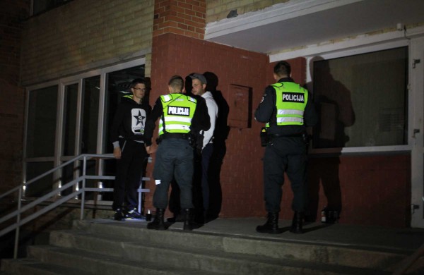 Penktadienis, 13: penkiolikmetę įmetė į tvenkinį, muštynės miesto centre, sugyventinių konfliktas