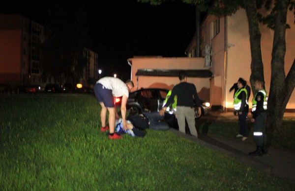 Penktadienis, 13: penkiolikmetę įmetė į tvenkinį, muštynės miesto centre, sugyventinių konfliktas