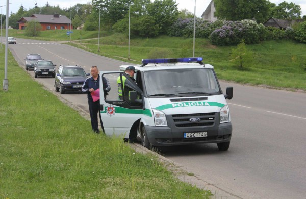 Taksi automobilis partrenkė per pėsčiųjų perėją ėjusį mažametį