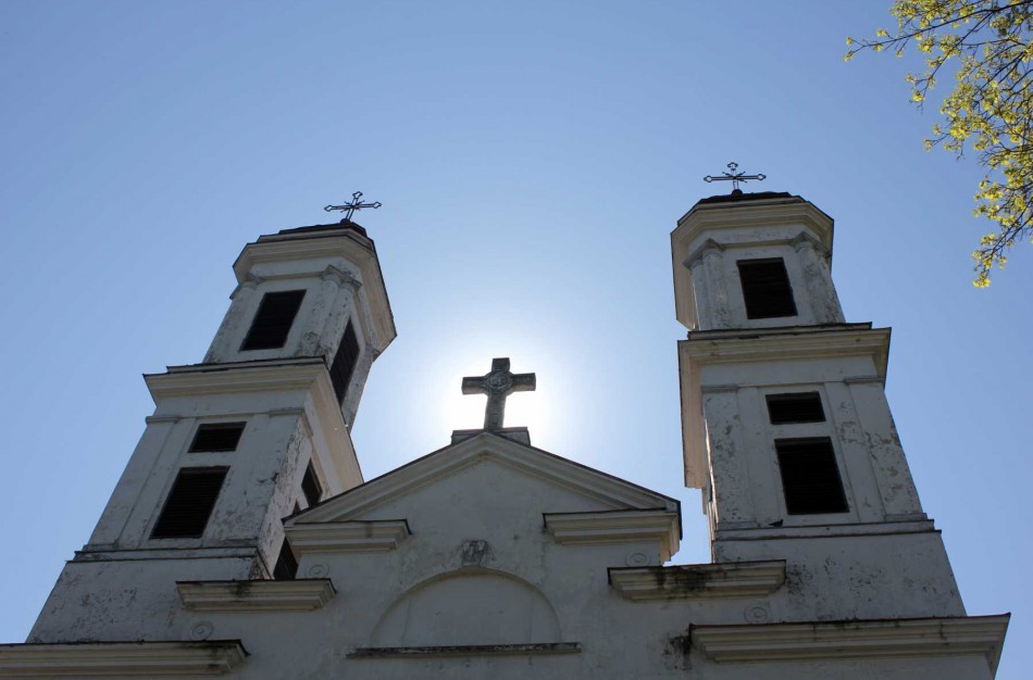 Jonavos bažnyčią žymės Šv.Jokūbo kelio simbolis – kriauklė