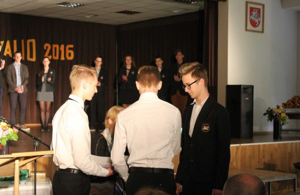 Senamiesčio gimnazijoje išdalinti metų apdovanojimai