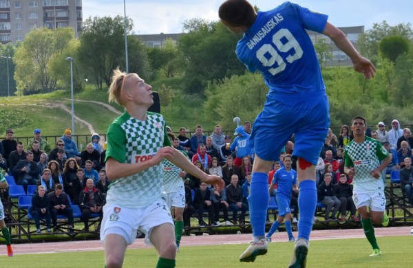 Į „Lietavos“ rungtynes su žalgiriečiais susirinko per tūkstantis futbolo mėgėjų