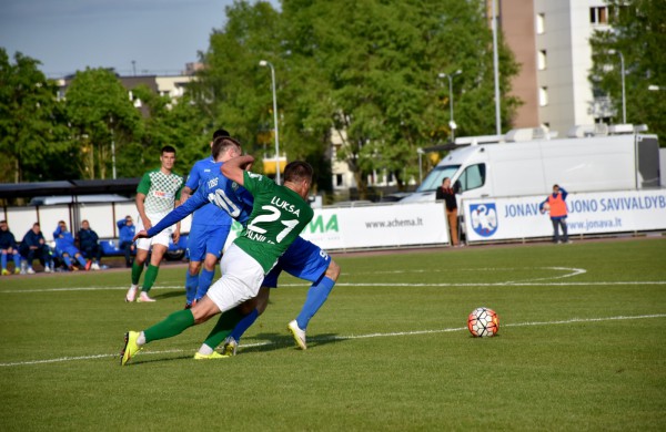 Į „Lietavos“ rungtynes su žalgiriečiais susirinko per tūkstantis futbolo mėgėjų