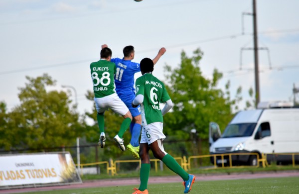 Į „Lietavos“ rungtynes su žalgiriečiais susirinko per tūkstantis futbolo mėgėjų