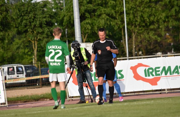 Į „Lietavos“ rungtynes su žalgiriečiais susirinko per tūkstantis futbolo mėgėjų