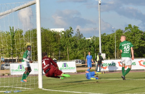 Į „Lietavos“ rungtynes su žalgiriečiais susirinko per tūkstantis futbolo mėgėjų