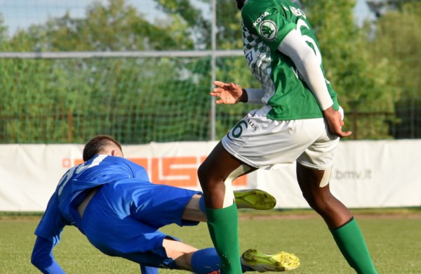 Į „Lietavos“ rungtynes su žalgiriečiais susirinko per tūkstantis futbolo mėgėjų