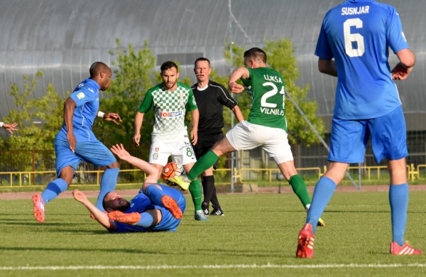 Į „Lietavos“ rungtynes su žalgiriečiais susirinko per tūkstantis futbolo mėgėjų