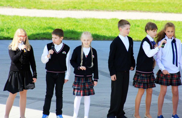 Joninių slėnyje - R.Samulevičiaus progimnazijos auklėtinių koncertas