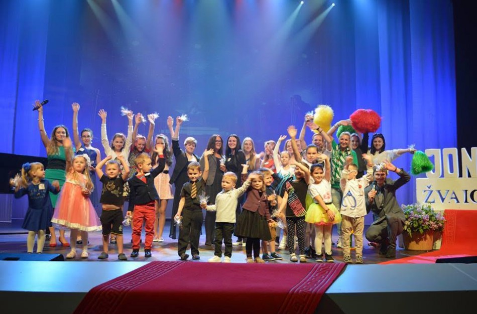 Kultūros centro didžioji scena sekmadienį buvo skirta jauniesiems talentams