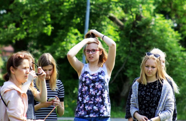 Ramybės skvere vaikai pasodino spalvotų gėlių pievą