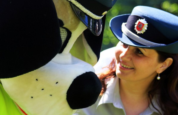 Ramybės skvere vaikai pasodino spalvotų gėlių pievą