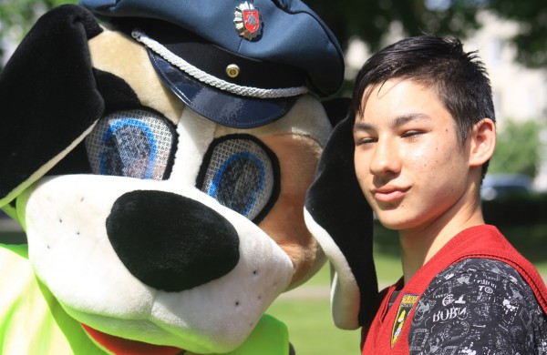 Ramybės skvere vaikai pasodino spalvotų gėlių pievą